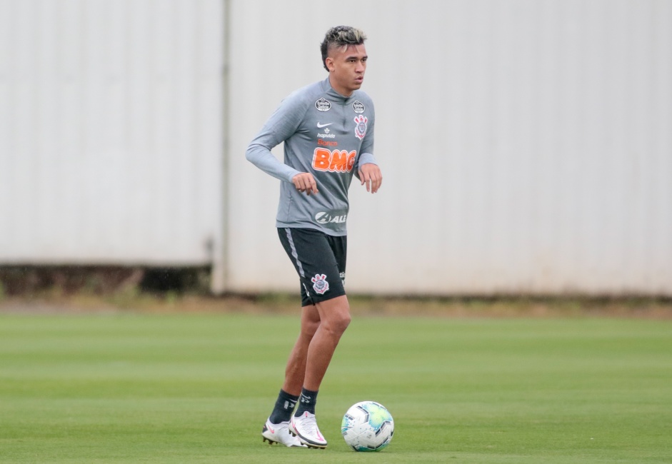 Victor Cantillo no primeiro treino do Corinthians depois da goleada para o Flamengo