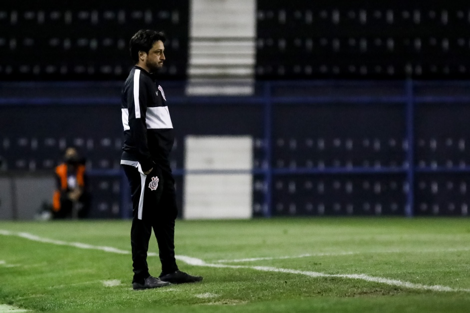 Arthur Elias no jogo contra o Santos, pelo Paulistão Feminino