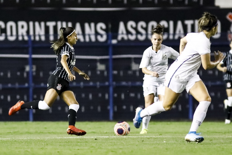 Diany no jogo contra o Santos, pelo Paulistão Feminino