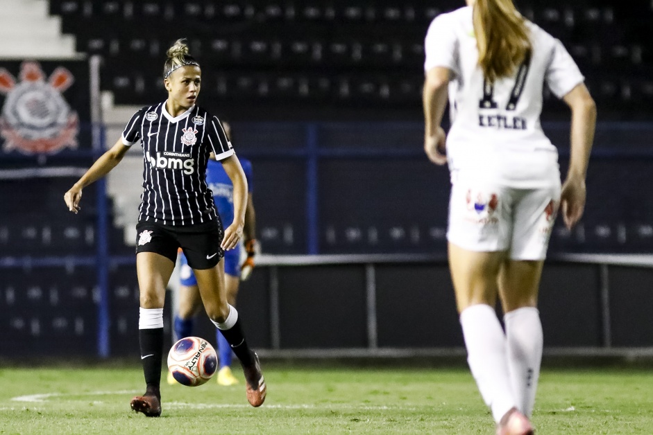 Giovanna no jogo contra o Santos, pelo Paulistão Feminino