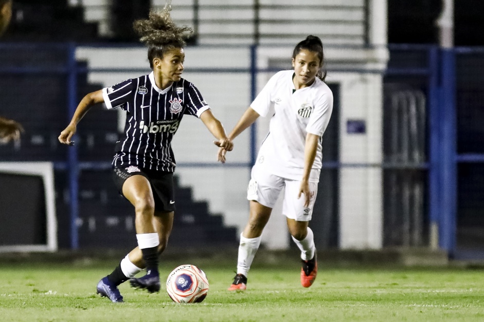 Ingryd no jogo contra o Santos, pelo Paulistão Feminino