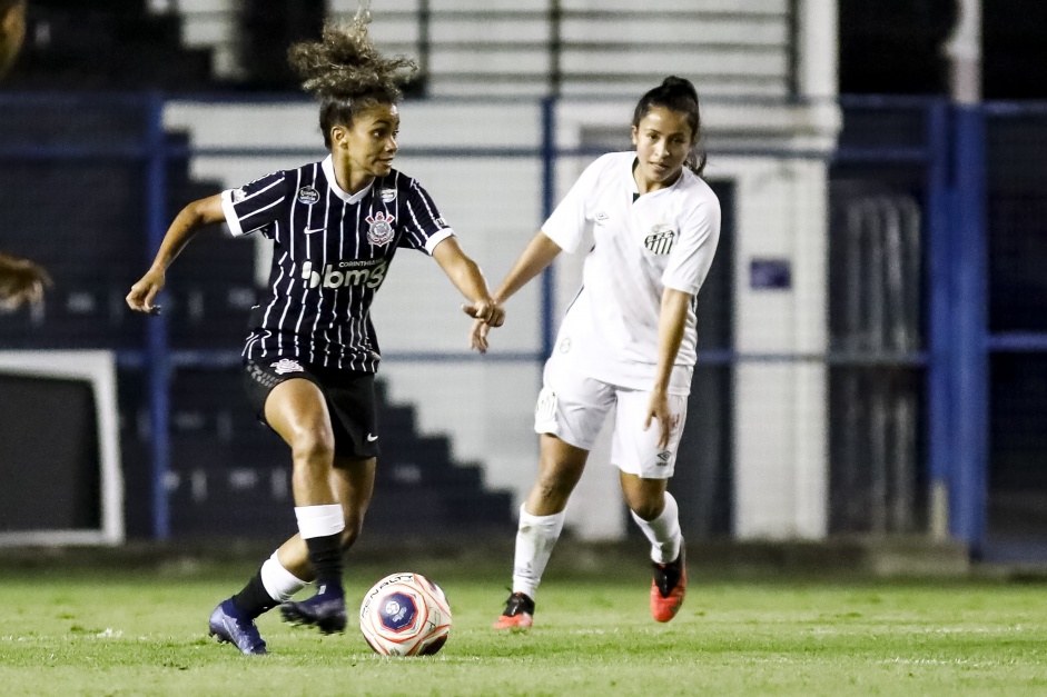 Ingryd no jogo contra o Santos, pelo Paulisto Feminino