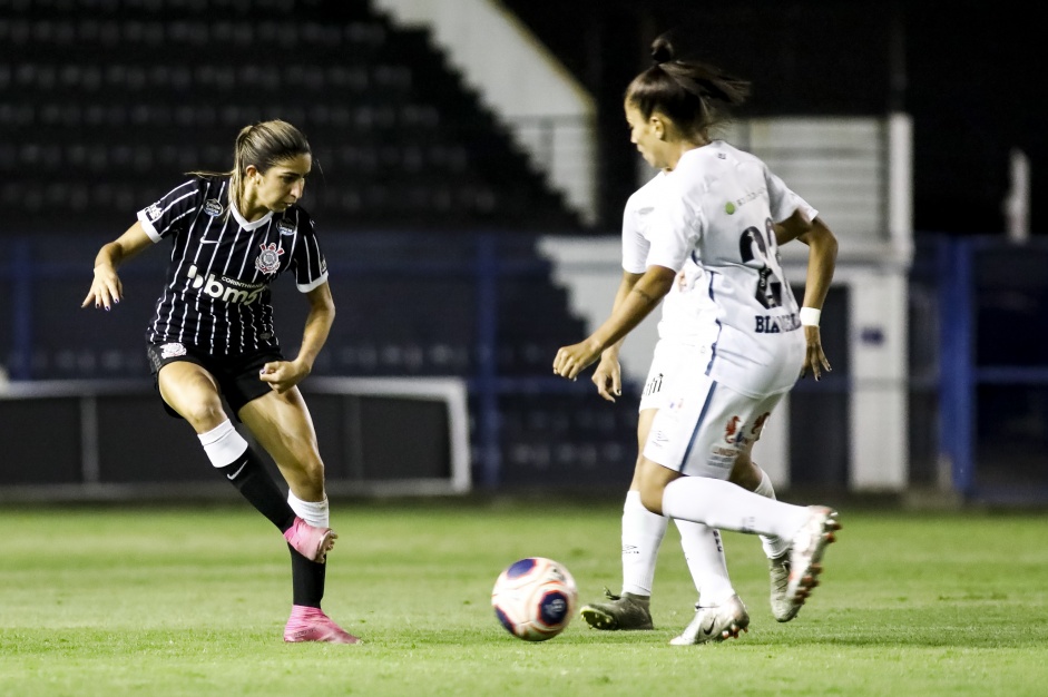 Katiscia no jogo contra o Santos, pelo Paulisto Feminino