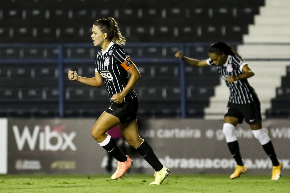 Tamires no jogo contra o Santos, pelo Paulisto Feminino