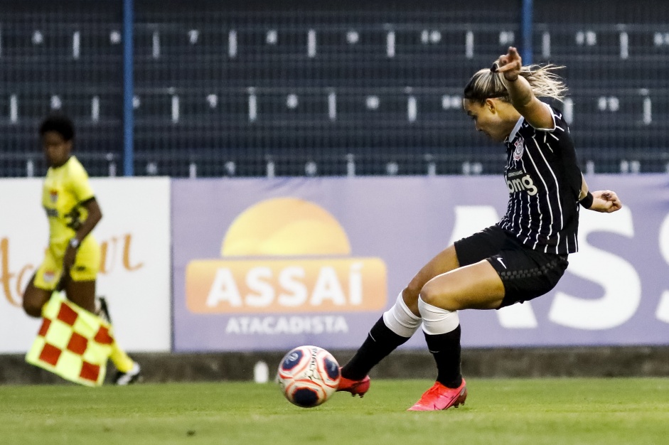 Giovanna Crivelari no jogo contra o Santos, pelo Paulisto Feminino