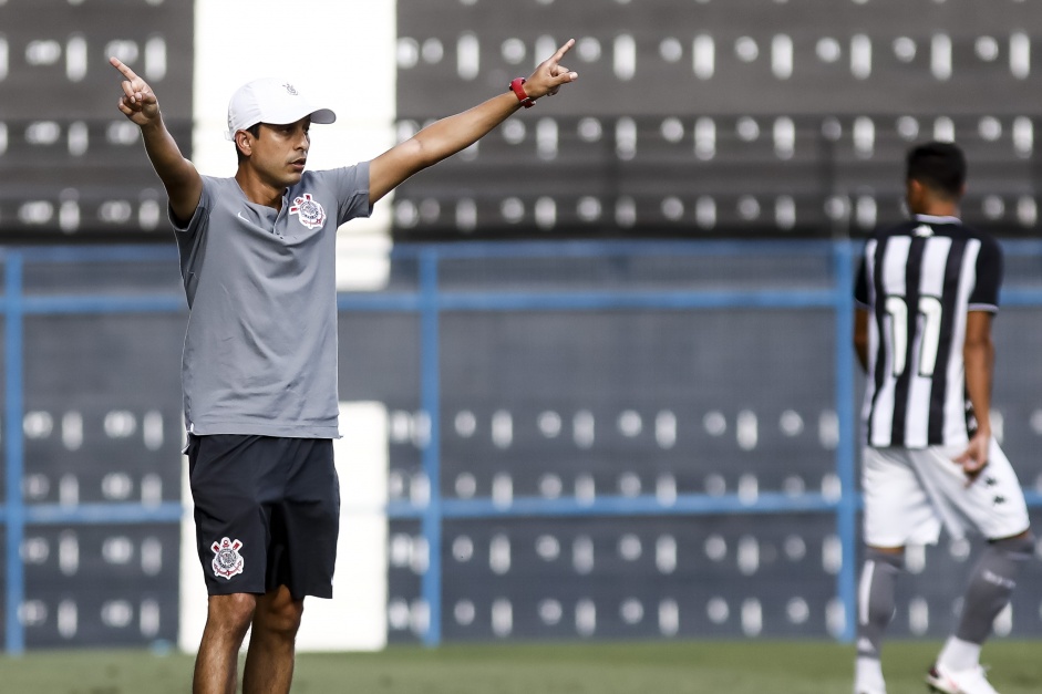 Corinthians vence o Botafogo pelo Brasileiro Sub-17