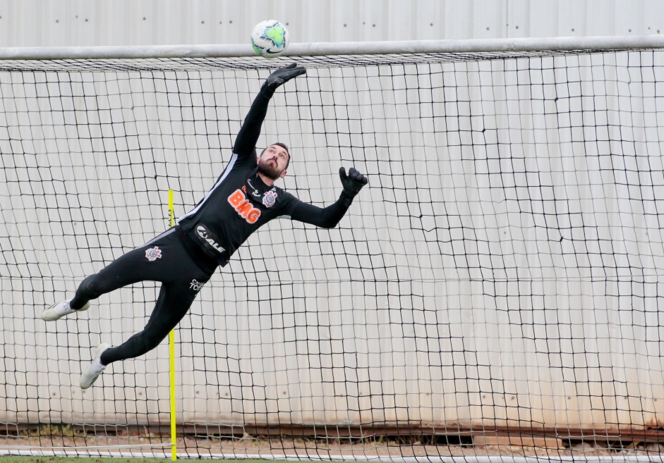 Goleiro Walter na manh deste sbado, no CT Dr. Joaquim Grava