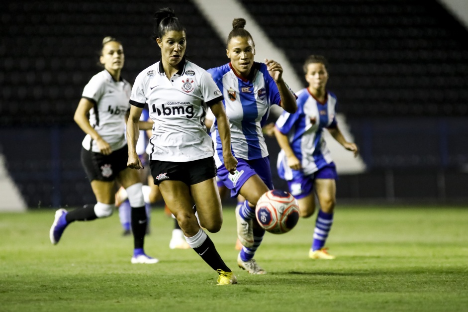 Paulinha na goleada por 11 a 0 sobre o Nacional, pelo Paulista Feminino