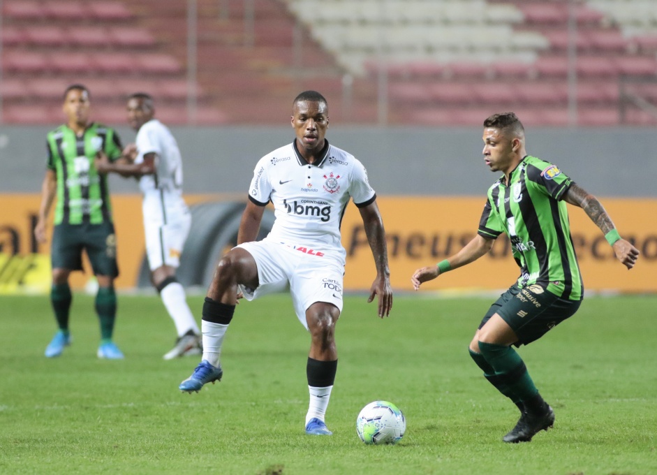 Xavier em ação no jogo contra o América-MG, na Arena Independência pelas oitavas da Copa do Brasil