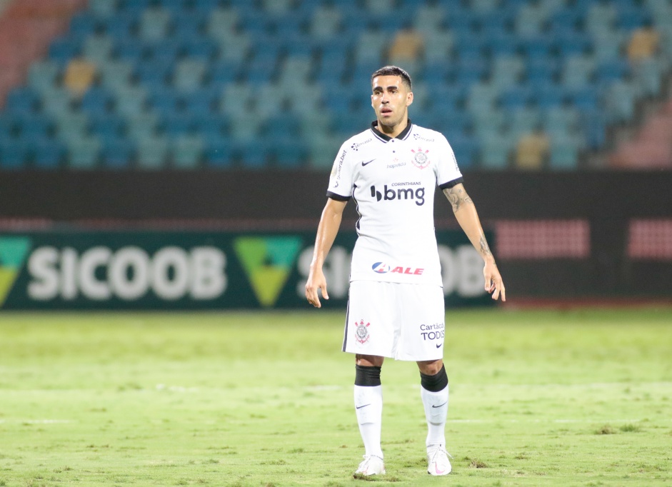Gabriel no jogo contra o Atlético-GO, pelo Brasileirão