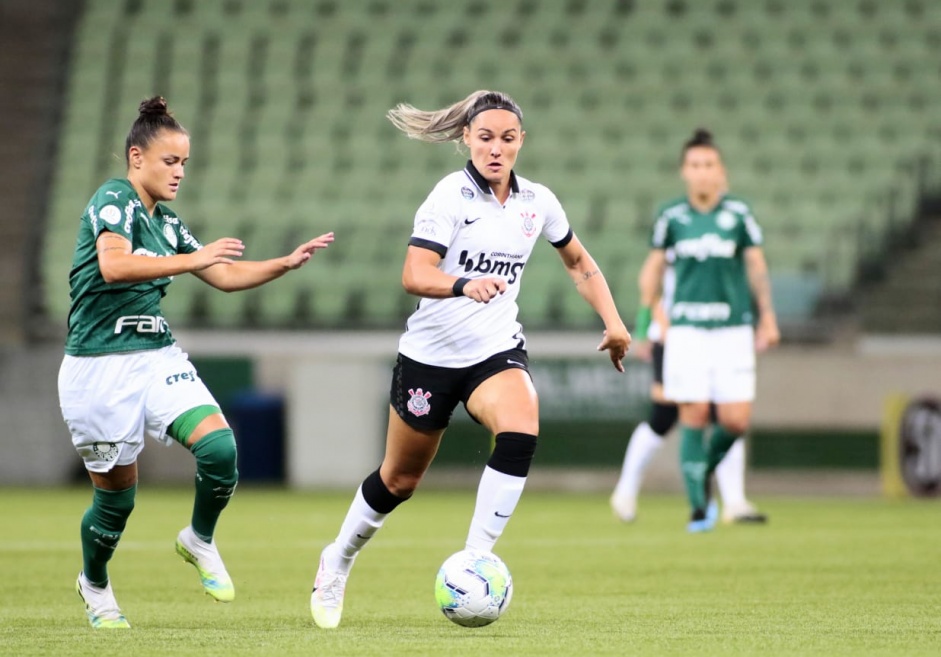 Giovanna Crivelari no jogo contra o Palmeiras, pela semifinal do Campeonato Brasileiro