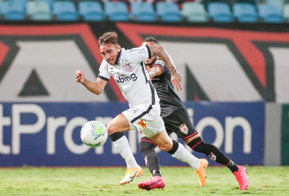 Gustavo Silva no jogo contra o Atlético-GO, pelo Brasileirão