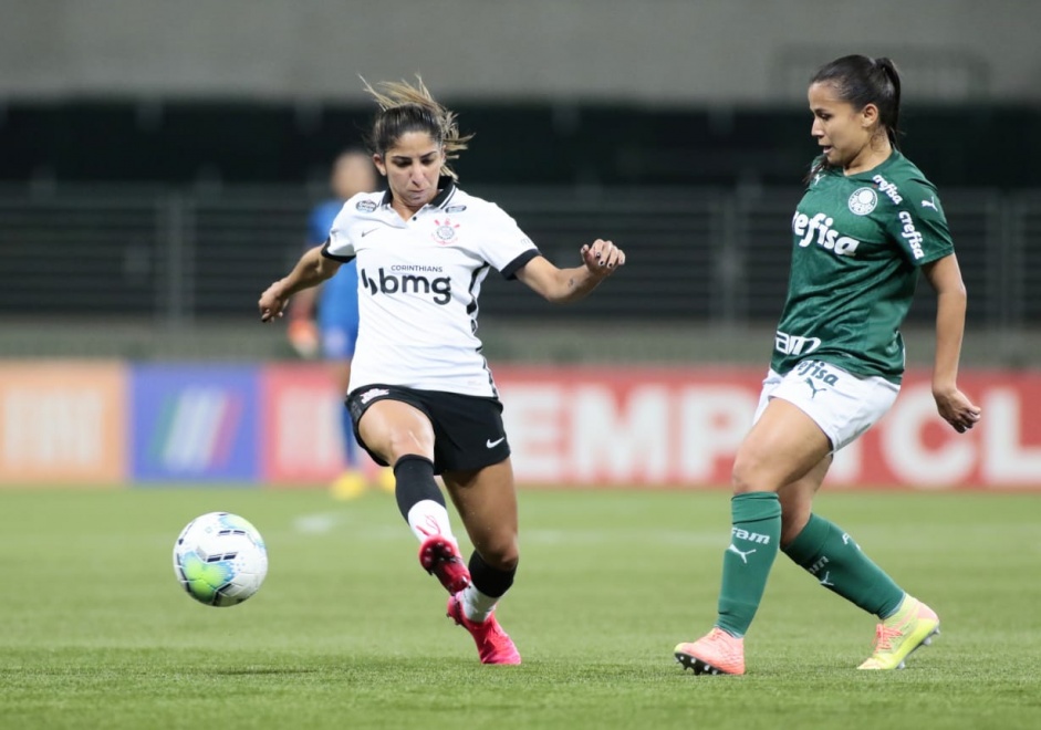 Katiscia no jogo contra o Palmeiras, pela semifinal do Campeonato Brasileiro
