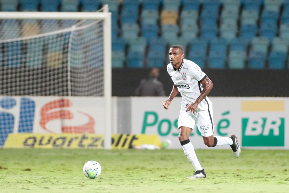 Marllon no jogo contra o Atlético-GO, pelo Brasileirão