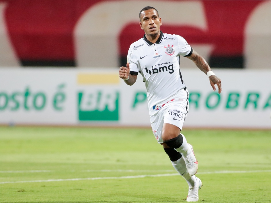 Otero no jogo contra o Atlético-GO, pelo Brasileirão