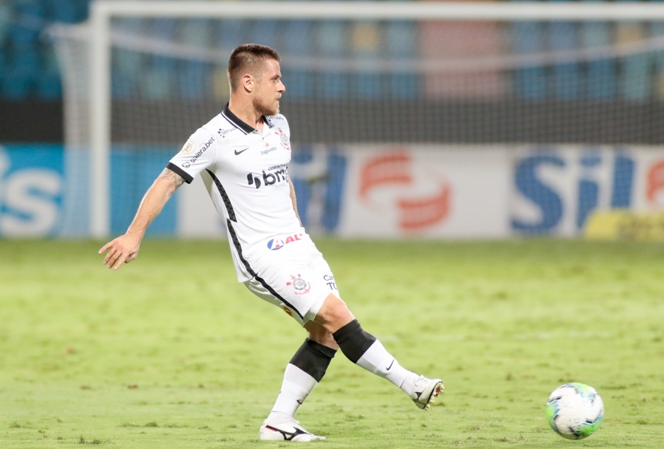Ramiro no jogo contra o Atlético-GO, pelo Brasileirão