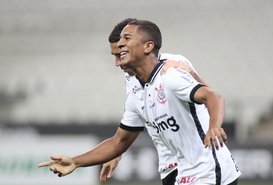 Dav anotou o nico gol do Corinthians contra o Atltico-MG