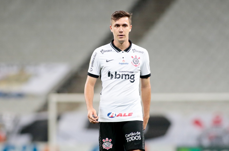 Lucas Piton na derrota para o Atltico Mineiro, na Neo Qumica Arena, pelo Brasileiro