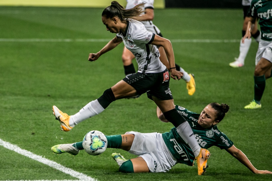 Adriana no jogo contra o Palmeiras, pelo Campeonato ...