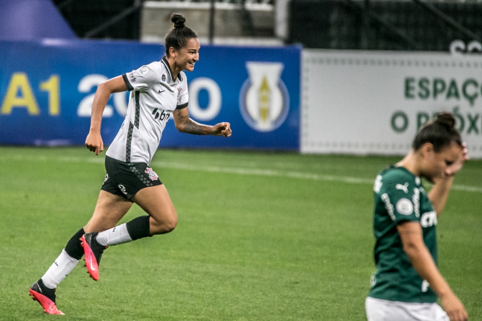 Poliana fez gol até em Dérbi com a camisa do Corinthians Feminino Poliana fez gol até em Dérbi com a camisa do Corinthians Feminino