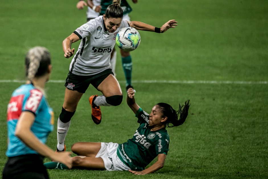 Gabi Zanotti no jogo contra o Palmeiras, pelo Campeonato Brasileiro Feminino, na Neo Qumica Arena