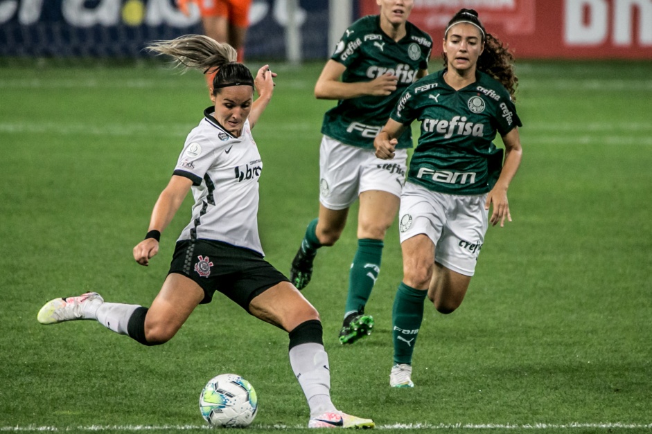 Giovanna Crivelari no jogo contra o Palmeiras, pelo Campeonato Brasileiro Feminino