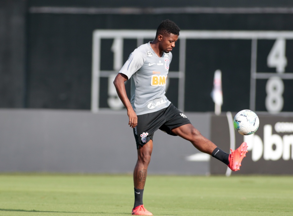 Jonathan Cafu no treinamento deste sbado no CT Joaquim Grava