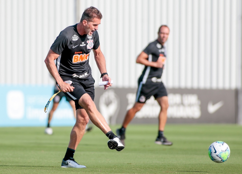 Vagner Mancini faz Corinthians jogar bem e subir no Campeonato Brasileiro