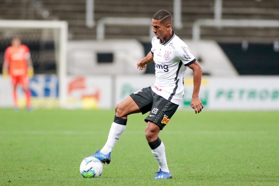 Davó em ação no jogo contra o Grêmio pelo campeonato brasileiro