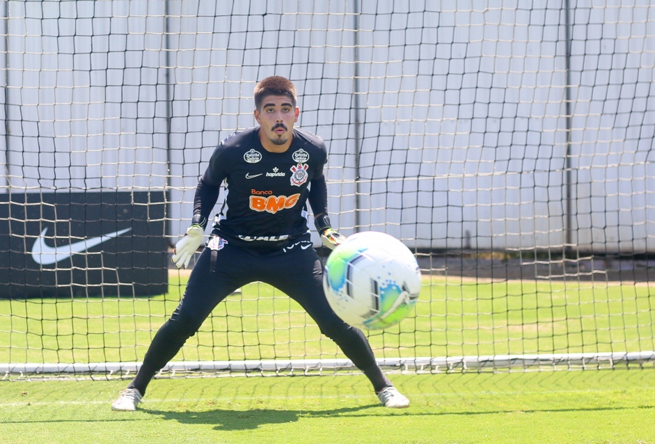 Diego Riechelmann, goleiro do sub-23, renova seu contra com o Corinthians