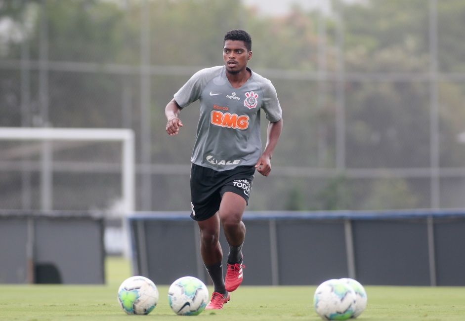 Zagueiro Jemerso tem ostentado nmeros bons com a camisa do Corinthians