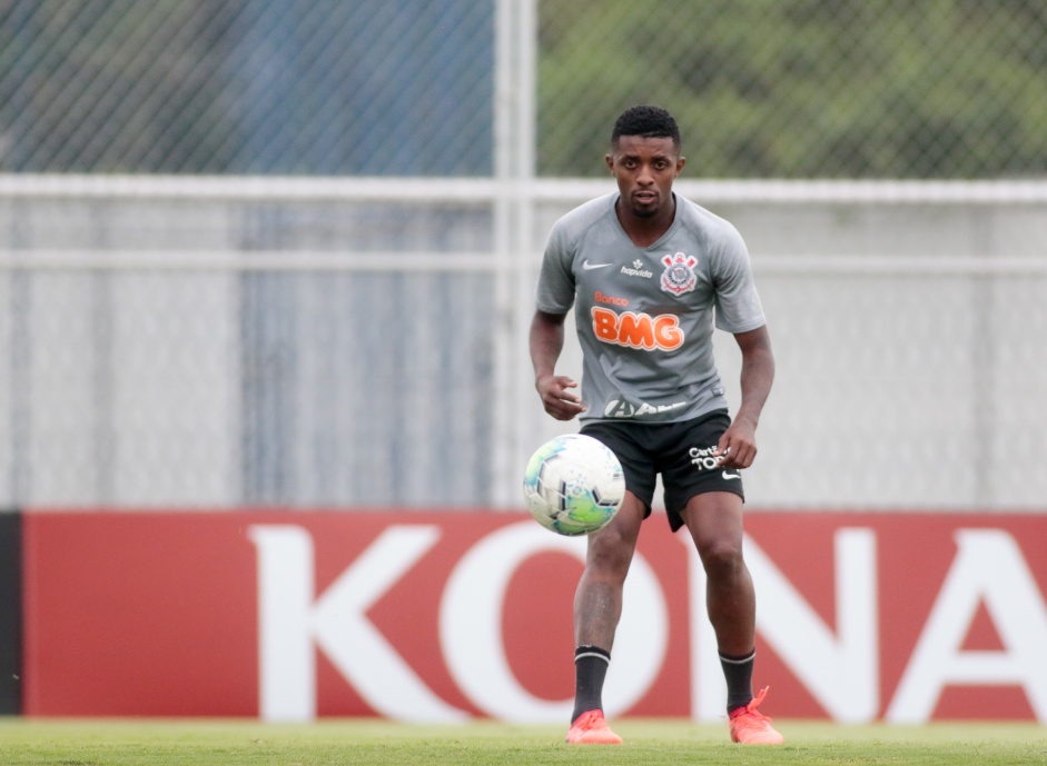 Jonathan Cafu pode ser nova opo para o lado do campo do Corinthians em 2023