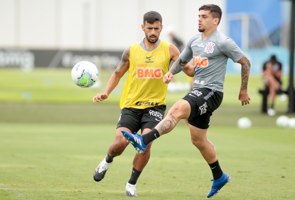 Camacho e Fagner no ltimo treino antes do jogo contra o So Paulo, pelo Brasileiro