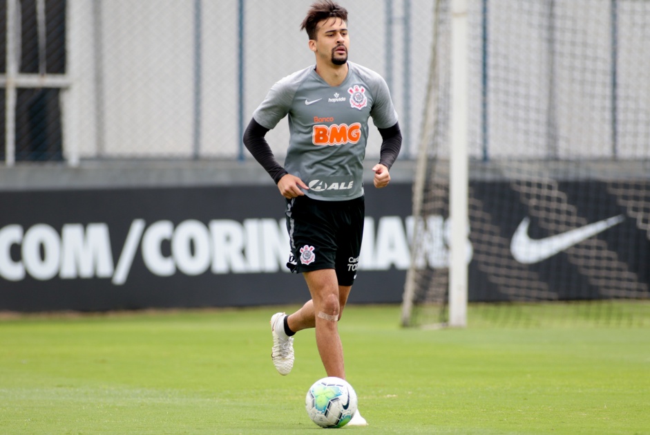 Zagueiro Lo Santos era o nico do elenco  disposio para o banco, mas no foi relacionado