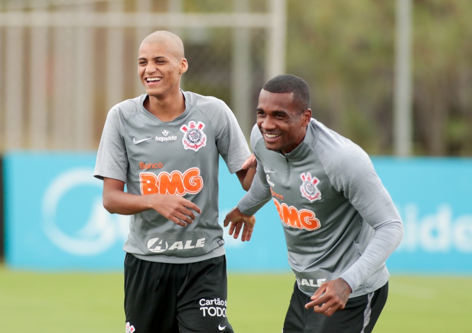 Fbio e Marllon no ltimo treino antes do jogo contra o Botafogo