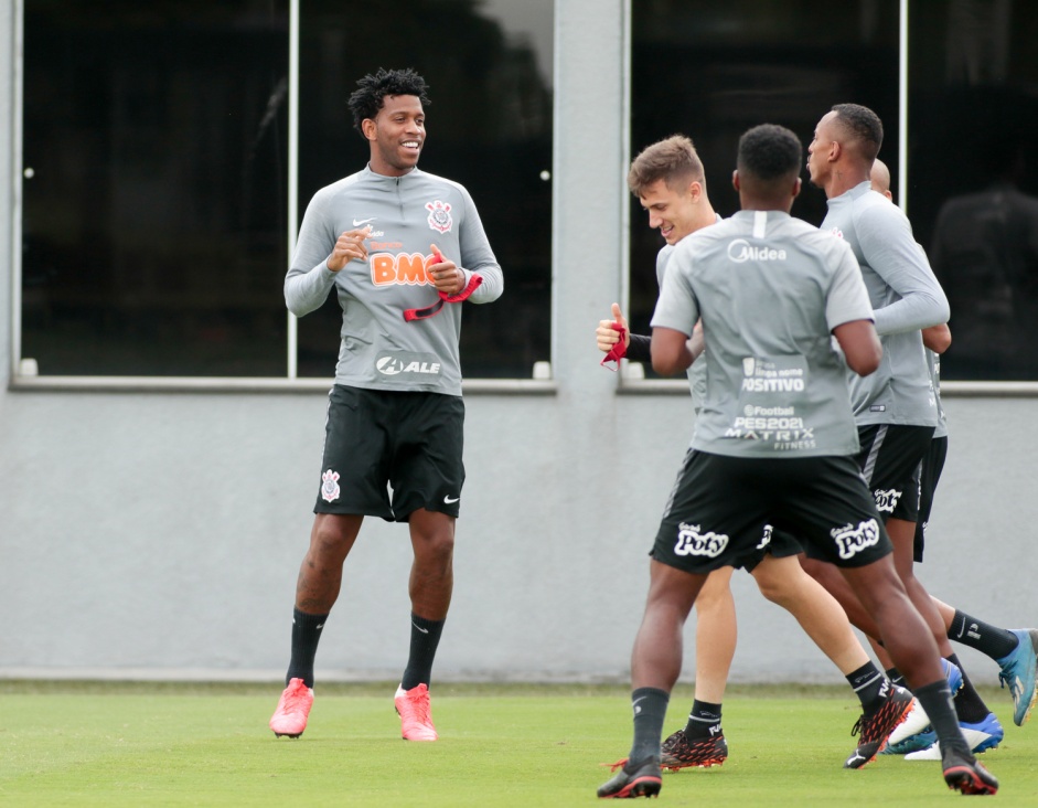 Gil no ltimo treino antes do jogo contra o Botafogo
