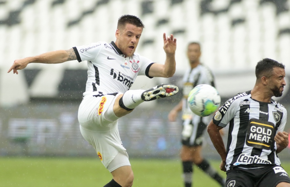 Ramiro atuando diante do Botafogo, no Engenho