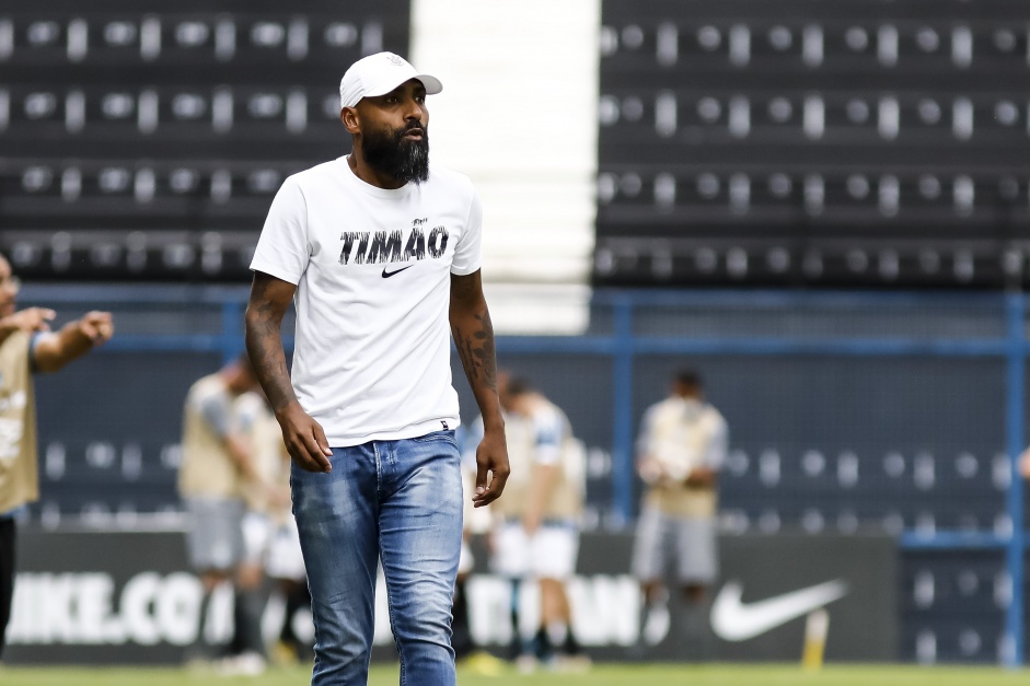 Tcnico Coelho durante jogo pelo quartas de final do Brasileiro Sub-20