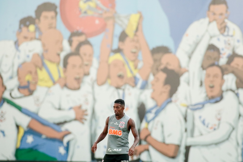 Cafu durante penltimo treino do Corinthians antes do jogo contra o Fluminense
