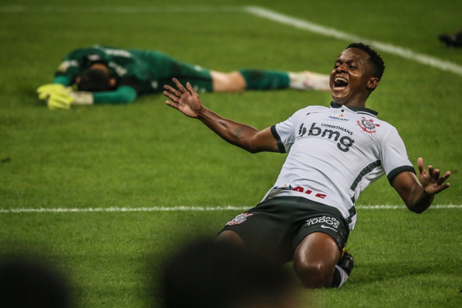 Corinthians atropelou o Fluminense no fim do ano passado