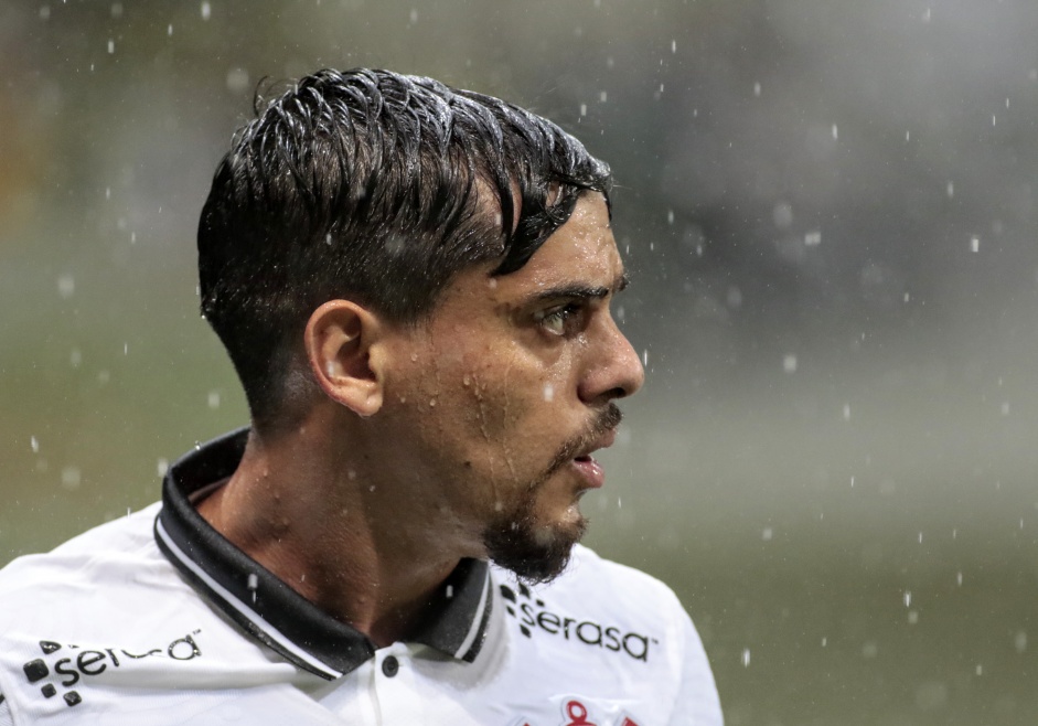 Fagner ainda não desfalcou o time de Mancini Fagner ainda não desfalcou o time de Mancini