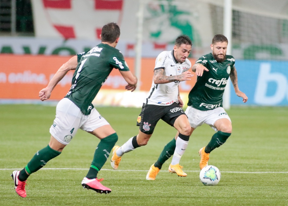 Mosquito no duelo contra o Palmeiras, pelo Campeonato Brasileiro