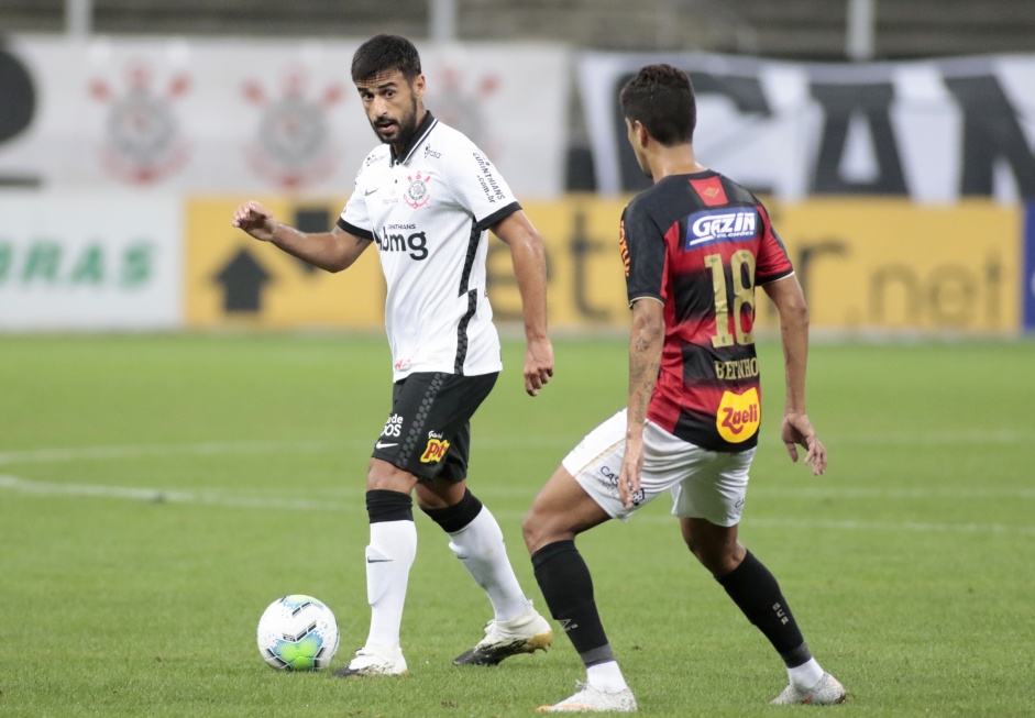 Camacho durante partida contra o Sport, pelo Brasileiro, na Neo Qumica Arena