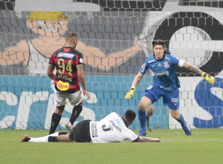 Cssio durante partida contra o Sport, pelo Brasileiro, na Neo Qumica Arena