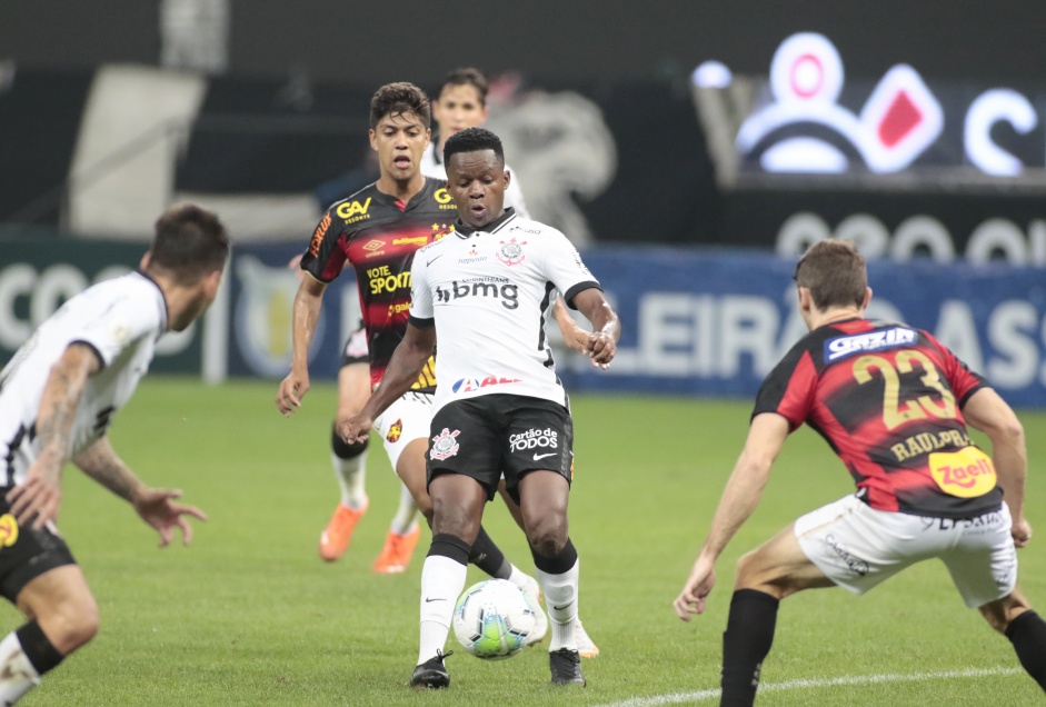 Cazares durante partida contra o Sport, pelo Brasileirão, na Neo Química Arena
