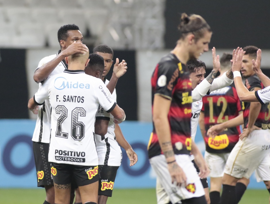 J comemorando seu gol contra o Sport, na Neo Qumica Arena