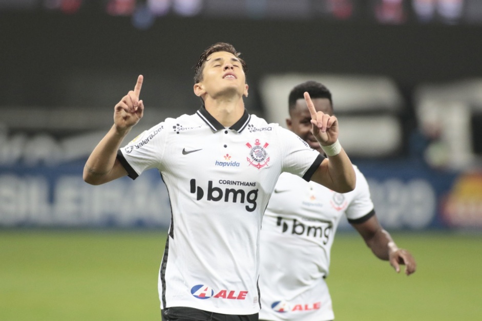 Vital comemorando seu gol contra o Sport, na Neo Química Arena, pelo Brasileirão