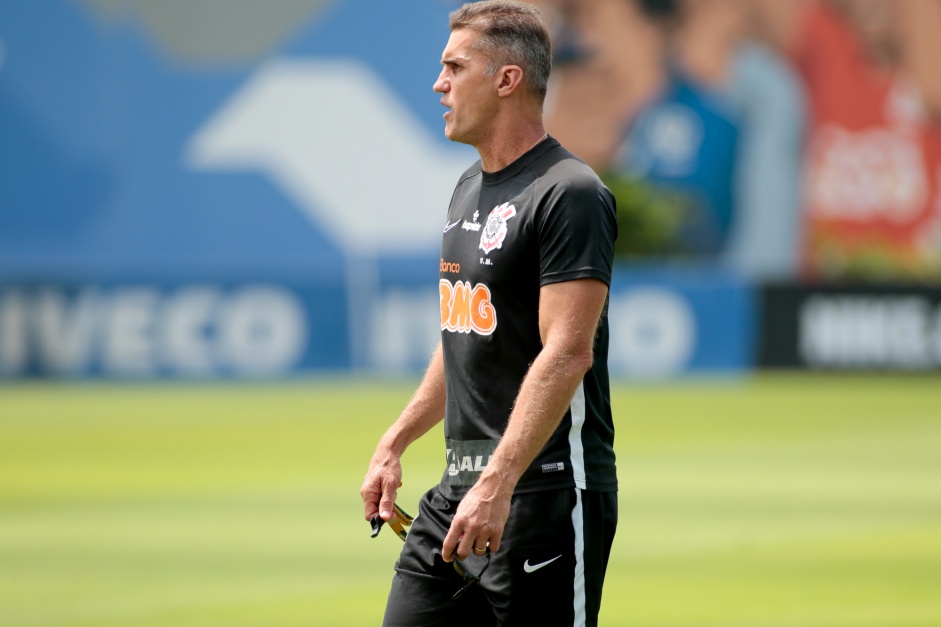 Mancini tem uma série de problemas para montar sua equipe Mancini tem uma série de problemas para montar sua equipe