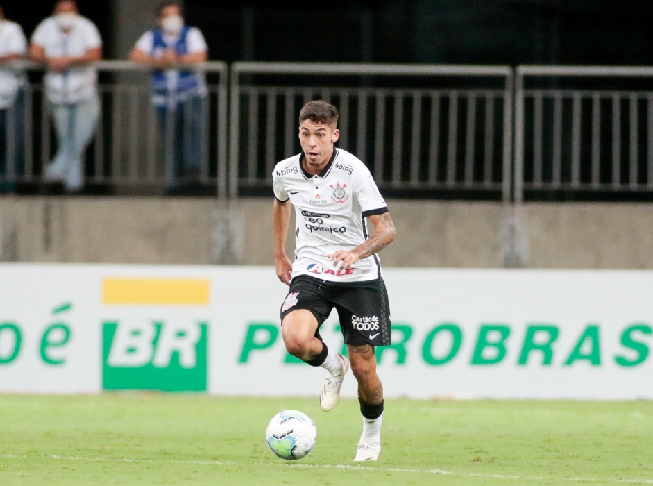 Gabriel Pereira em ao durante duelo contra o Bahia, pelo Campeonato Brasileiro