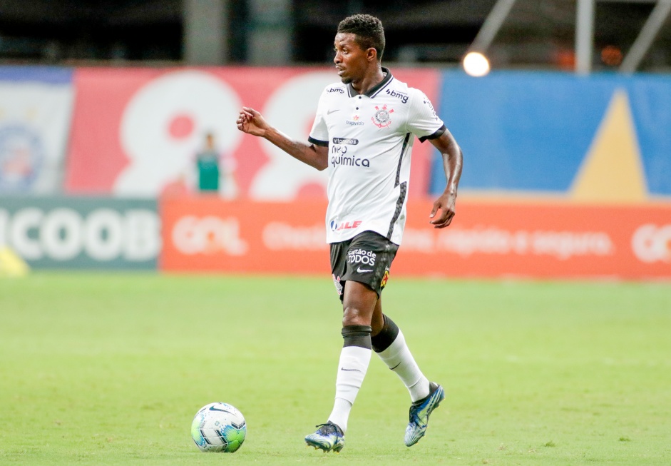Jhonatan Cafu em ação durante duelo contra o Bahia, pelo Campeonato Brasileiro